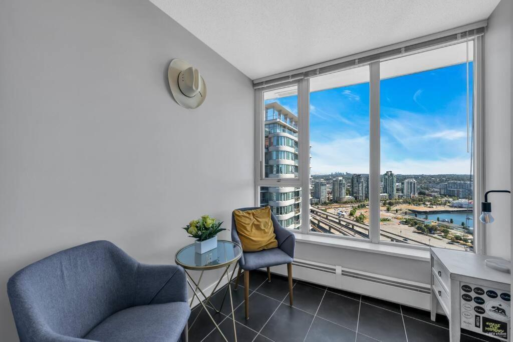 Spacious Dt 2-Bdr High-Rise With View, Pool, Gym Vancouver Ngoại thất bức ảnh